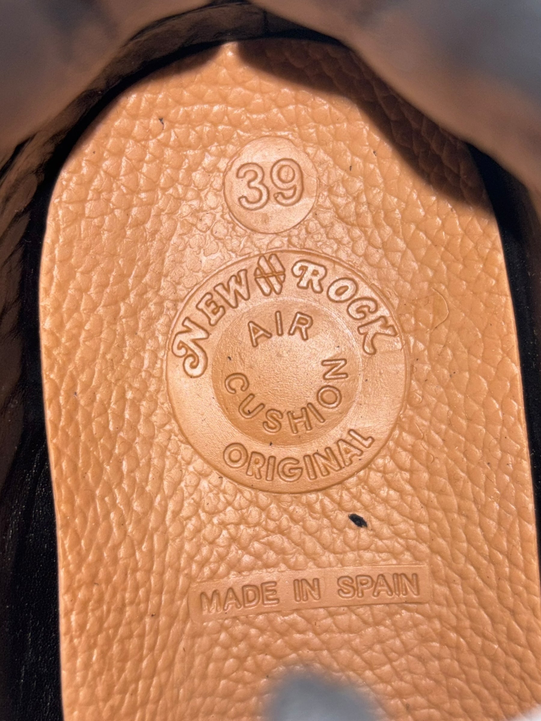 Vintage New Rock M-106-R17 platform boots size 39