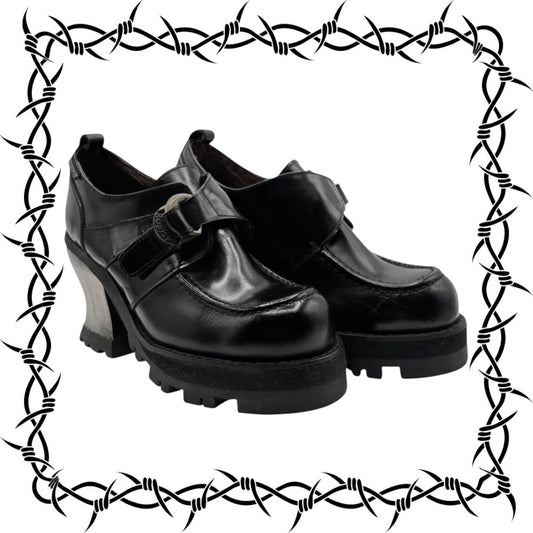 Vintage Destroy buckle loafers