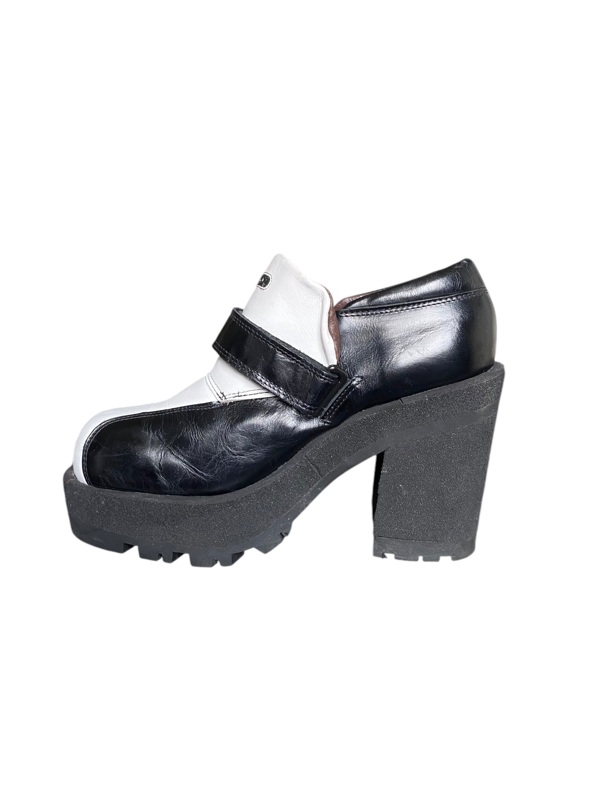 Vintage Destroy black and white leather loafers size 40