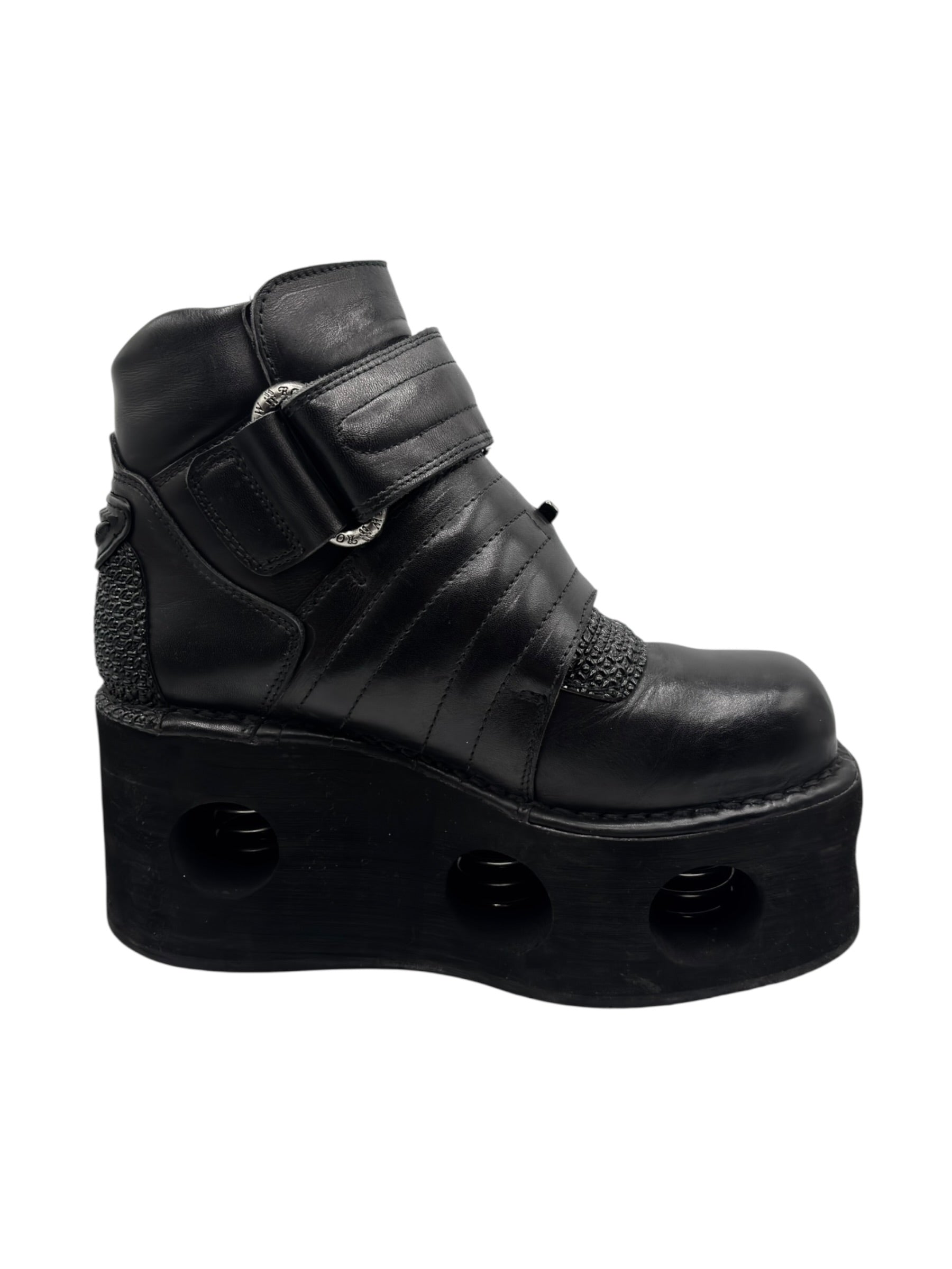 Vintage New Rock neptuno metal clasp platform boots size 42