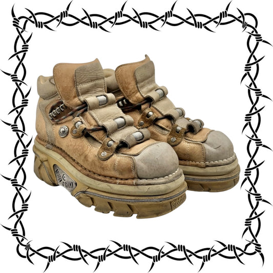 Vintage 90s New Rock beige colored platform boots size 41