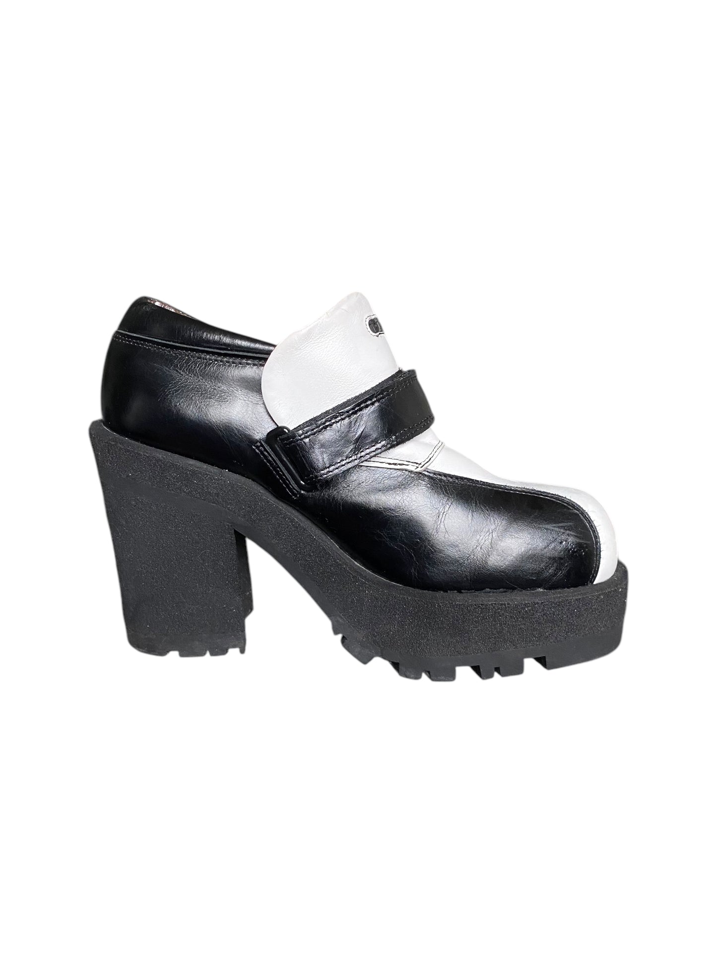 Vintage Destroy black and white leather loafers size 40