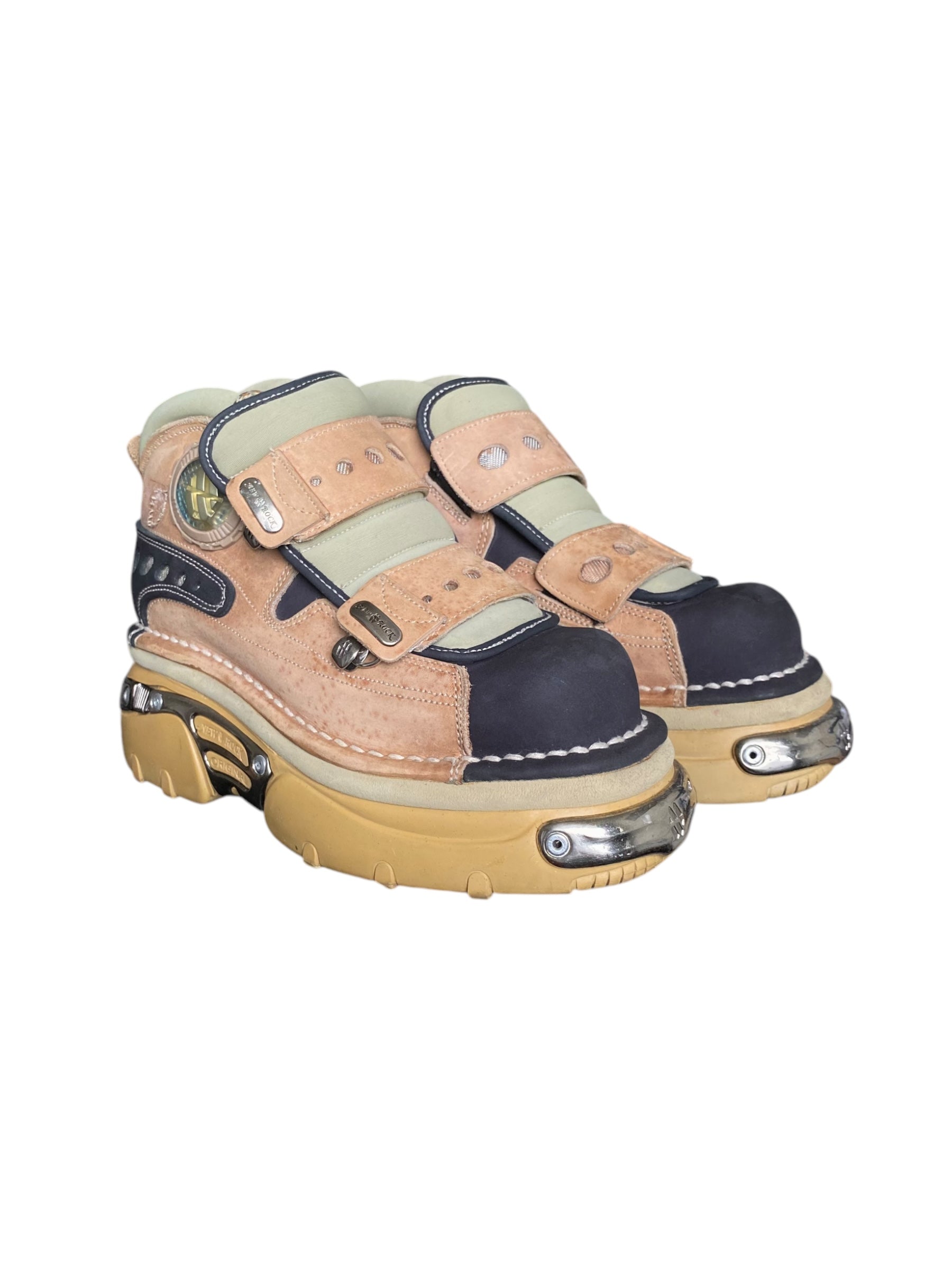 Vintage New Rock beige platform boots size 37