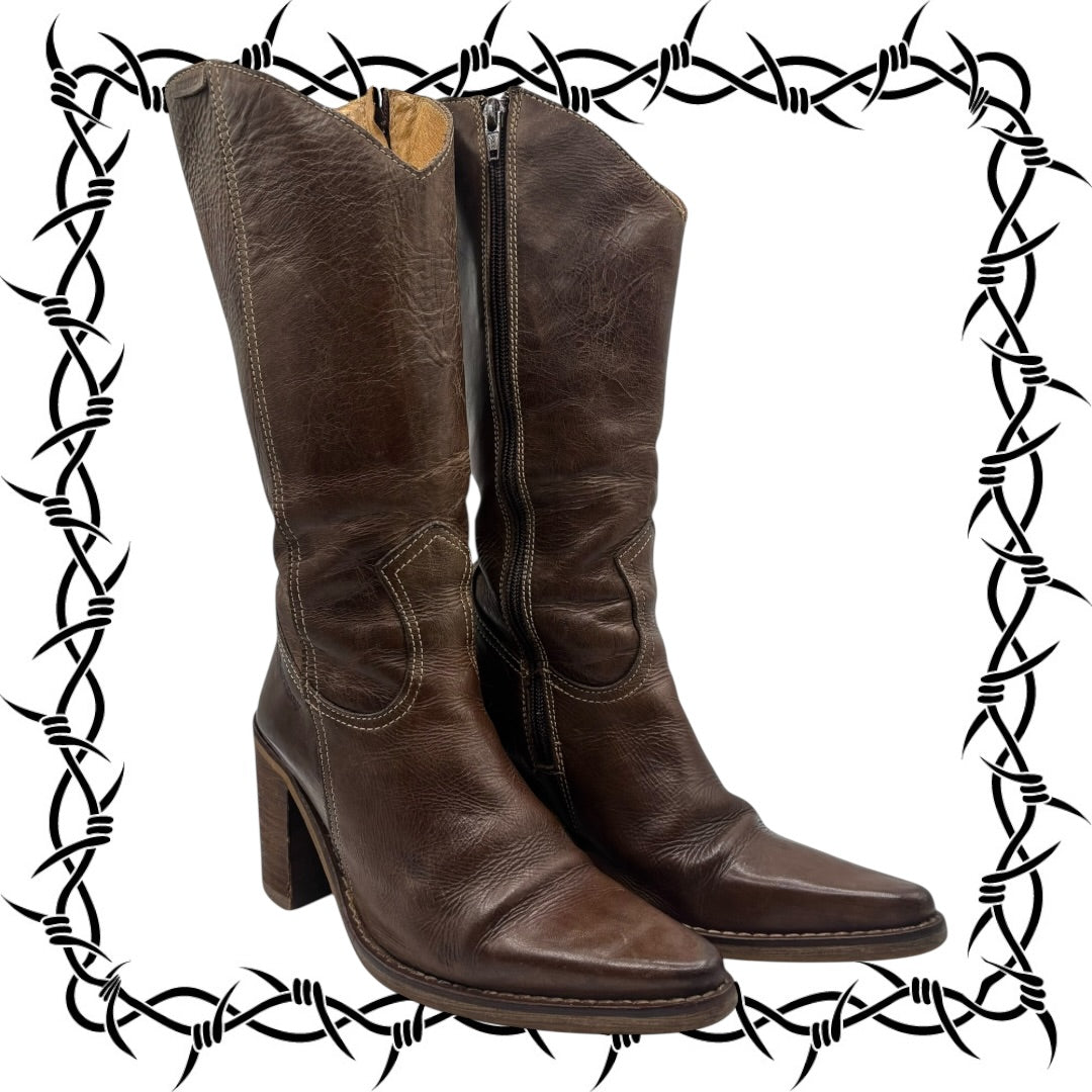 Vintage Destroy brown pointy leather boots size 36