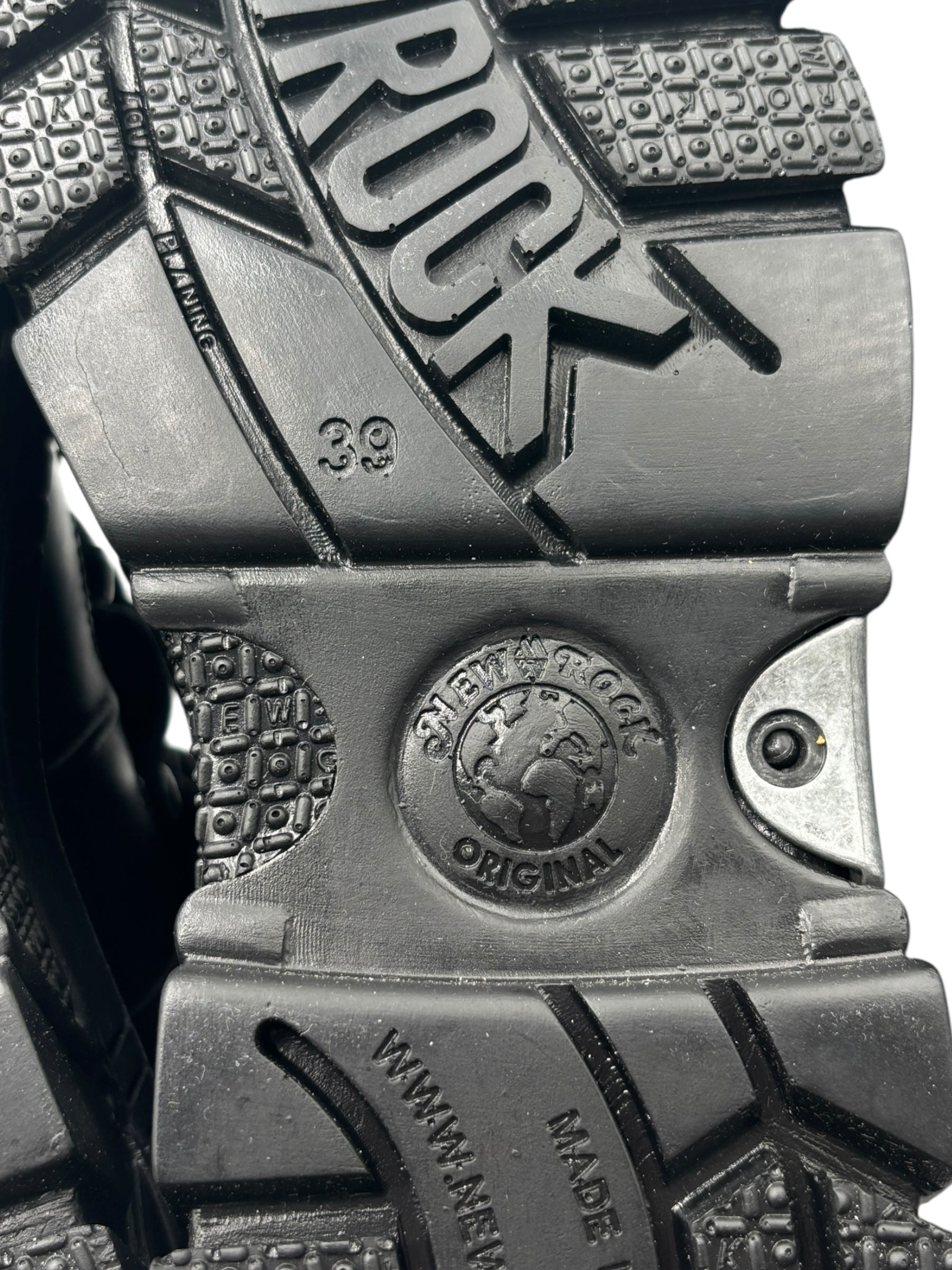 Vintage New Rock M-106-R17 platform boots size 39