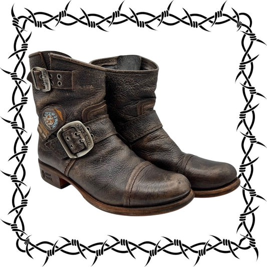 Vintage early 00s New Rock brown colored leather boots size 38
