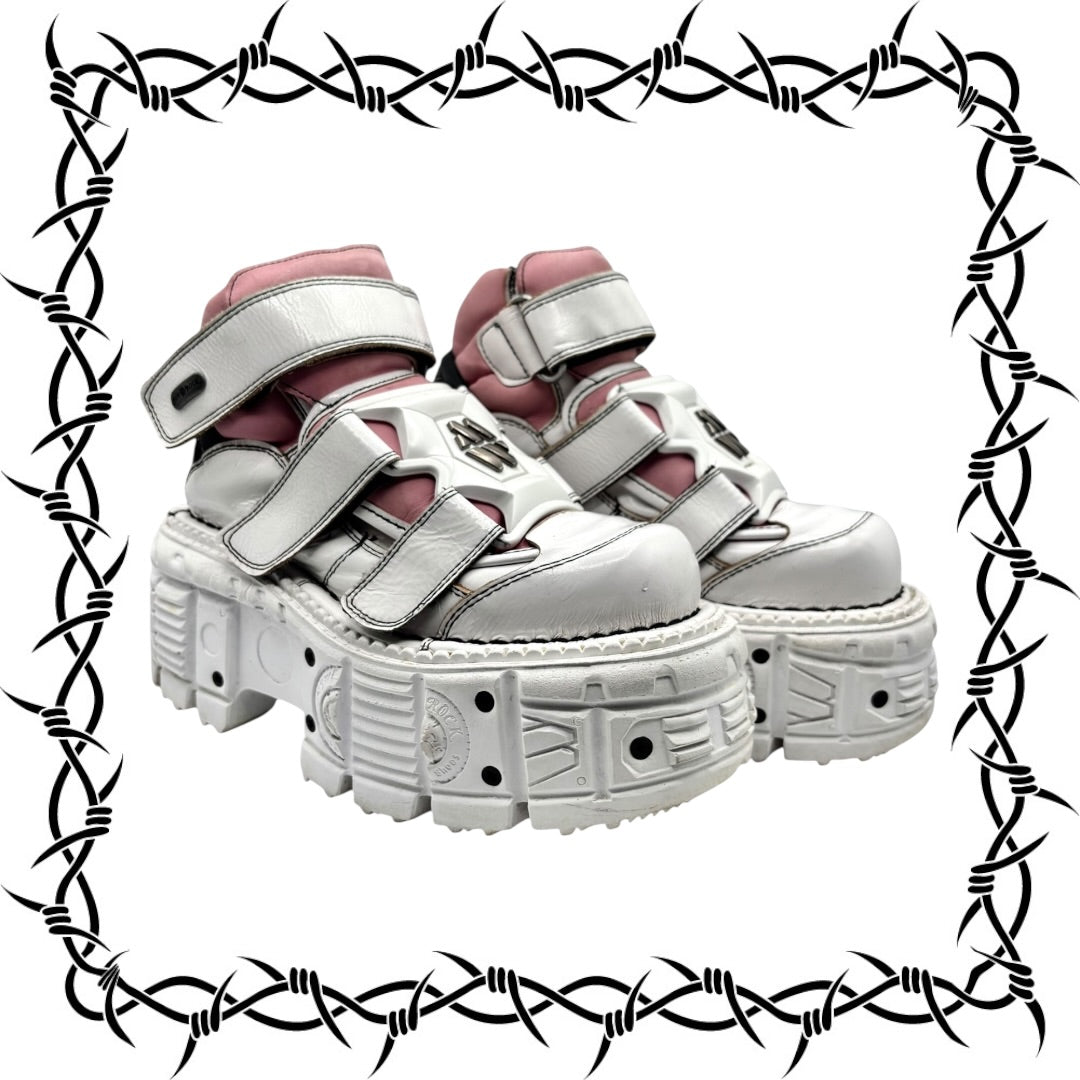 Vintage New Rock white and pink platform boots size 40