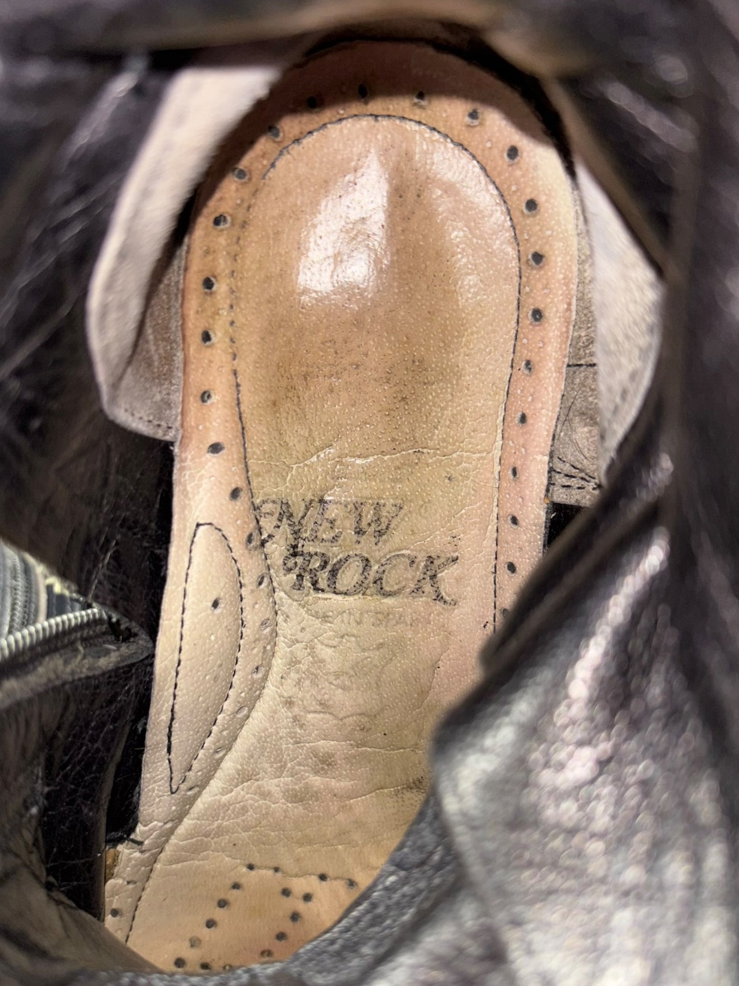 SUPER RARE vintage New Rock red dragon boots size 39