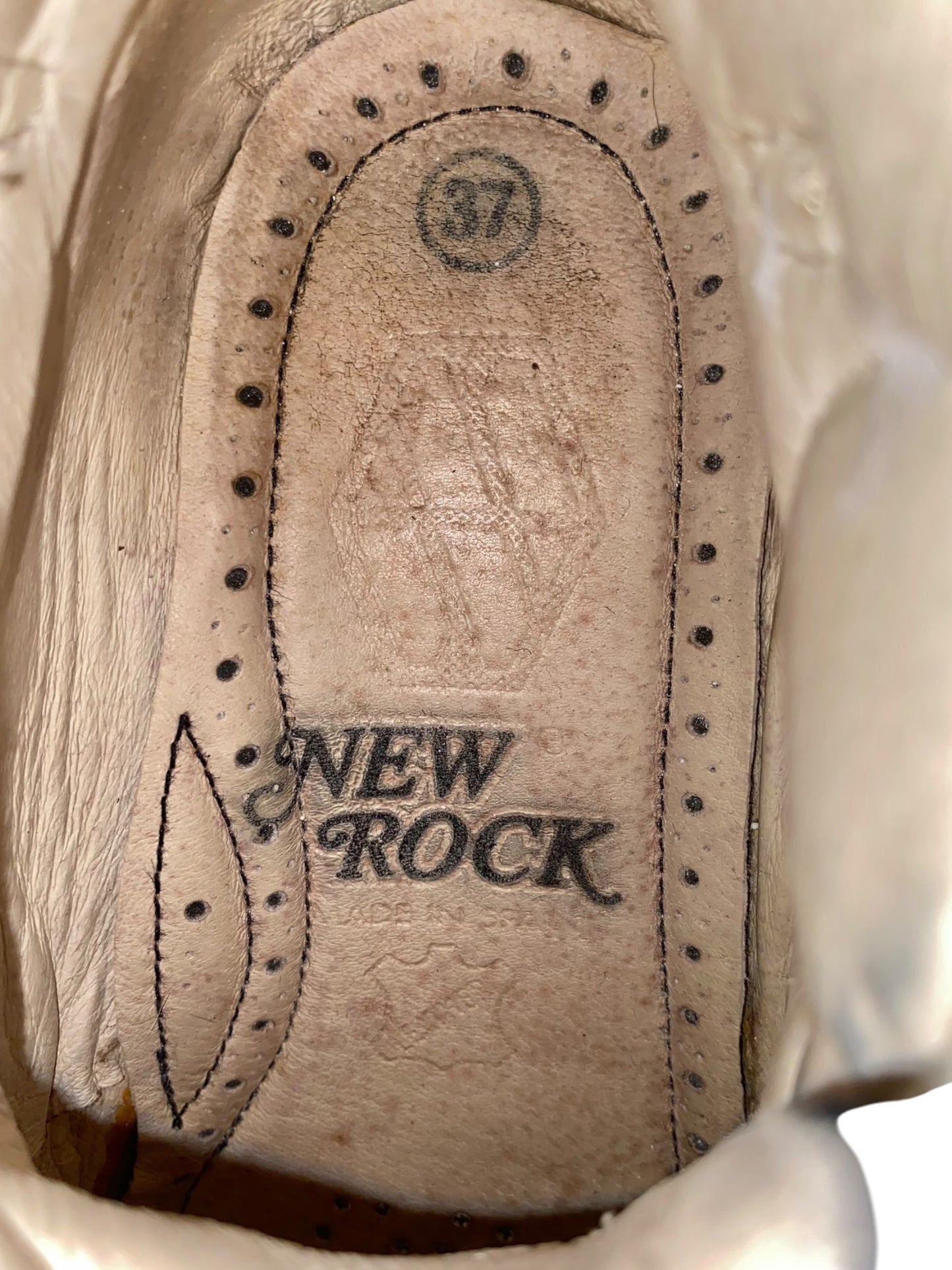 Vintage New Rock beige platform boots size 37
