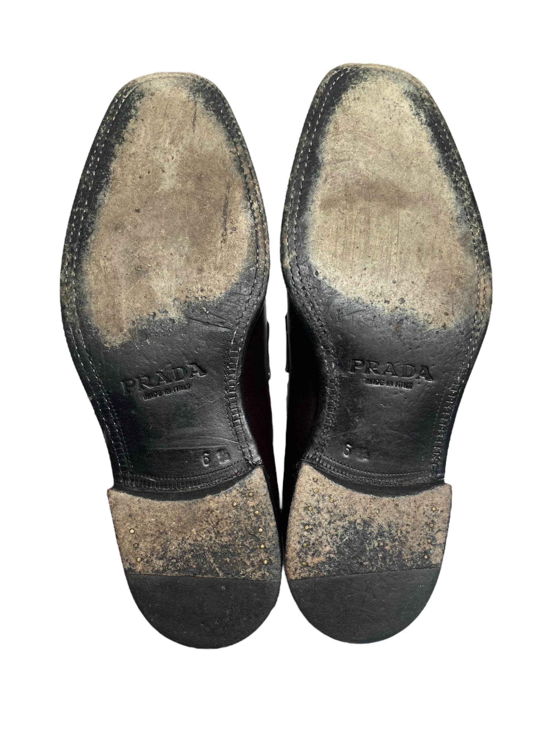 Vintage unisex Prada leather loafers size 40