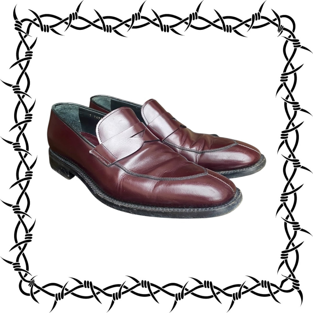 Vintage unisex Prada leather loafers size 40